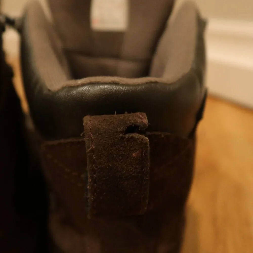 The North Face Chilkat Leather Boot 10 rugged outdoor Insulated hiking utility